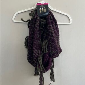 Mix it infinity scarf in olive green and purple